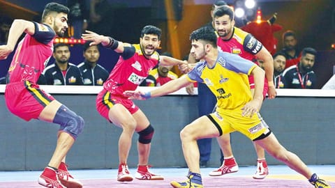 Narender picked up 10 points, but could not do enough to steer Tamil Thalaivas to victory