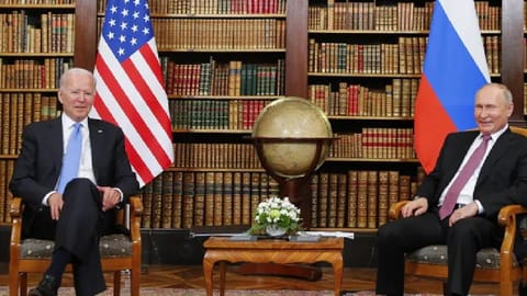 (L-R) US president Joe Biden, Russian president Vladimir Putin