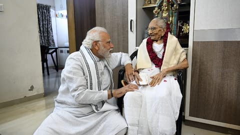 PM Modi with his mother Heeraben
