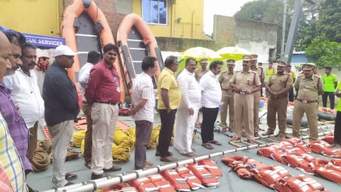 Tamil Nadu State Disaster Response Force team comprising 40 members is also prepped up and on standby