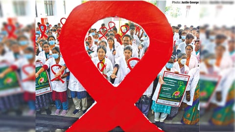 As part of World AIDS day, a signature campaign at Omandurar Medical College hospital was organised