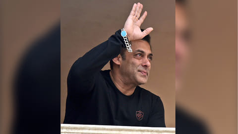 Salman Khan greets fans outside Galaxy apartment on 57th birthday