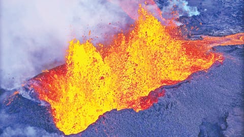 Mauna Loa, the world?s largest active volcano, began erupting this week for the first time since 1984.