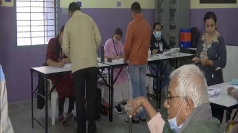 Visual from polling booth 10 in Jetalpur, Vadodara
