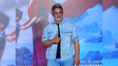Aamir was seen in a denim jacket and matching trousers, which he paired with a black t-shirt.