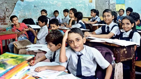 Due to very heavy rainfall some districts in Tamil Nadu declared holiday for schools and colleges