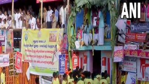 Visuals of Jallikattu from Palamedu, Madurai district