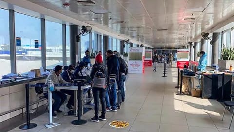Covid testing at Delhi airport.