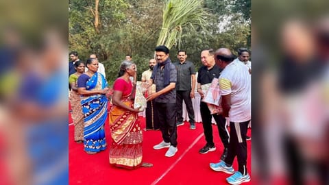 Chief Minister MK Stalin presented Pongal gifts to Tholkappiar Park staff