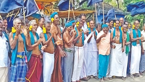Sugarcane farmers staging shirtless protest in Thanjavur on Wednesday
