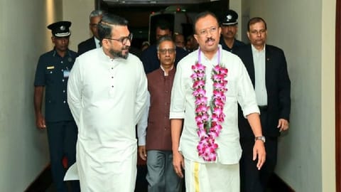MoS for External Affairs V Muraleedharan with Sri Lankan State Minister of Foreign Affairs, Tharaka Balasuriya.