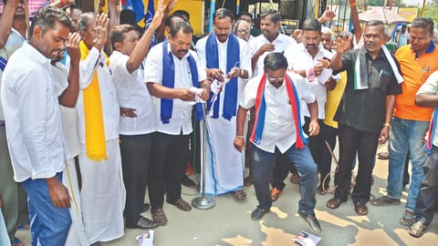 Members of Dalits outfits protest against NTK leader Seeman?s campaign in Erode on Monday