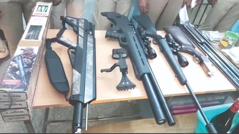The guns seized from the trio by Tiruporur police