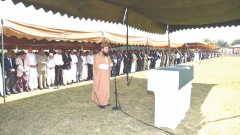 Retired, serving army officers attend Musharraf?s funeral