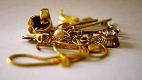 Woman obsessed with 'Reels' steals jewels from locked house
