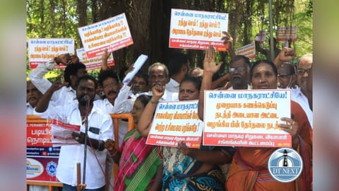 Street vendors protesting