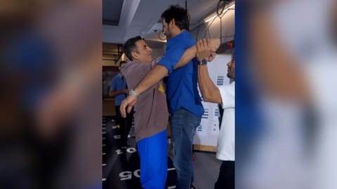 Akshay Kumar with Manish Mandhana