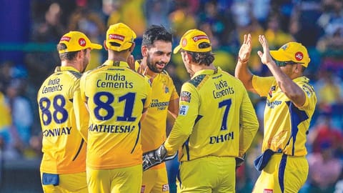 CSK celebrates the wicket of Phil Salt.