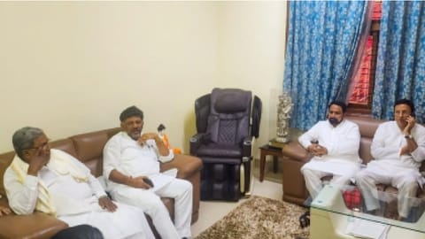 Opposition leader Siddaramaiah, Karnataka Congress President D.K. Shivakumar