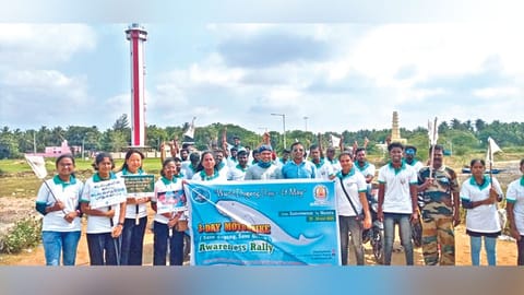 The Dugong awareness rally team being received at Manora in Thanjavur on Wednesday.
