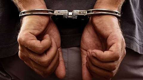 Home nurse, boyfriend held for stealing from retd govt official's house