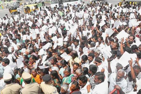 Farmers protesting against farmlands acquisition for airport expansion infront of Salem Collectorate
