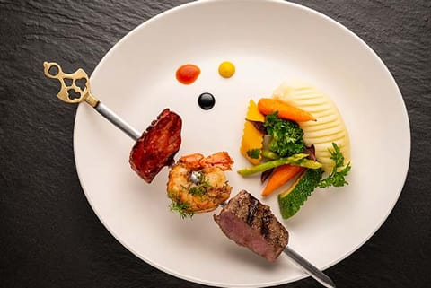 Restaurant review: Juicy grills get sophisticated makeover