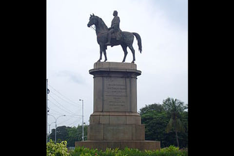 The history behind Thomas Munro statue