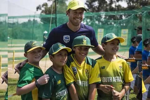 de Villiers asks youngsters to make tough choices