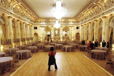 Indo-US hotelier hopes to close Plaza Hotel deal soon