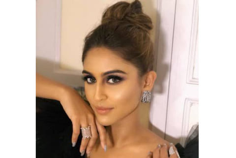 Krystle Dsouza to make Bollywood debut with 'Chehre'