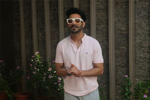 Aparshakti is lucky to have a helpful team