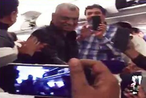 Abhinandan's parents get standing ovation on board flight to Delhi