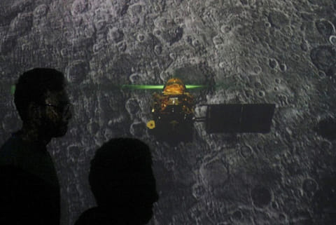 Did 'Vikram' lose control and crash land on to Moon after tumble?