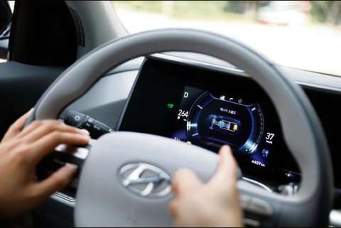 Eye-tracking technology could help make driving safer