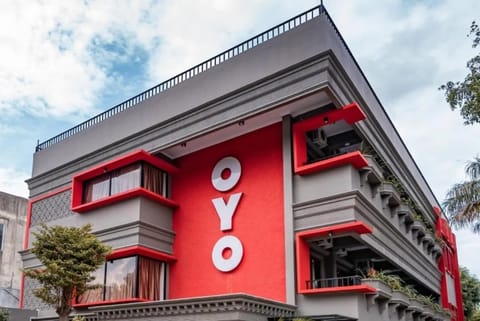 OYO reaches out to embassies to accommodate stranded foreigners