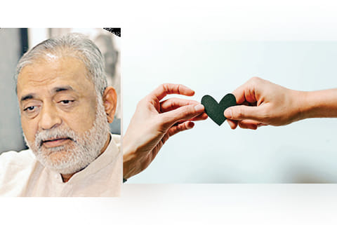 Kamlesh Patel (L)