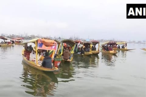 Shikara Carrying BJP Workers, Mediapersons Capsizes in Dal Lake During Poll Campaign