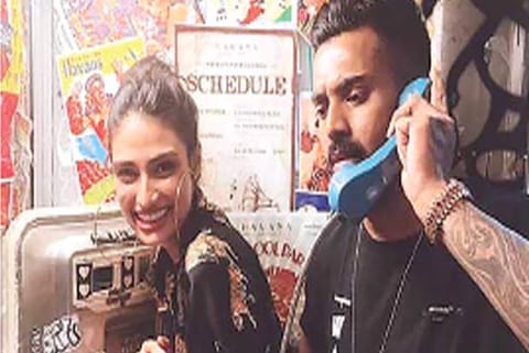 Picture of Rahul and Athiya in Mumbai