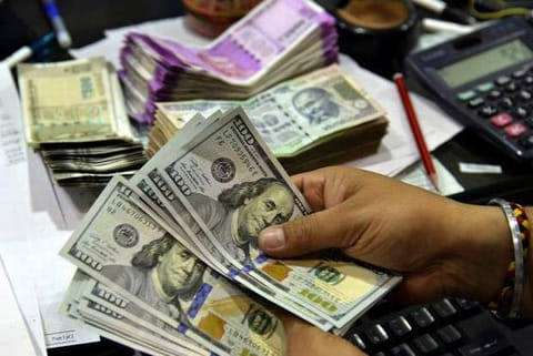 Rupee surges 14 paise to 75.28 against US dollar in early trade