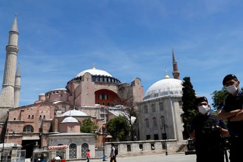 Turks stream out for first lockdown-free weekend in nearly two months