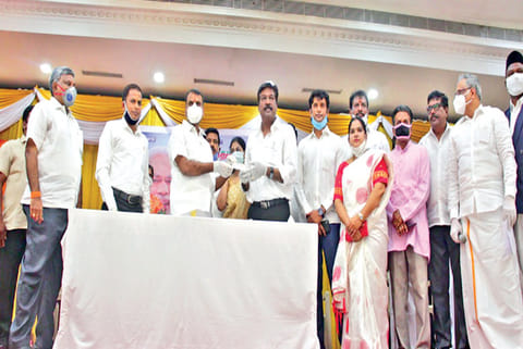 Paul Kanakaraj and Tamil Nadu Islamic Jamath leader joining the BJP in the party?s state chief