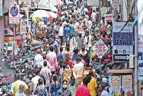 The crowd on Ritchie Street ahead of lockdown
