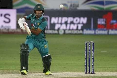 6 Pak players test negative for COVID-19, eligible to join side in England