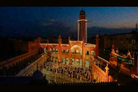 Peshawar mosque opens doors to women after 23 yrs