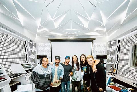 Backstreet Boys treat fans with living room gig amidst self-isolation