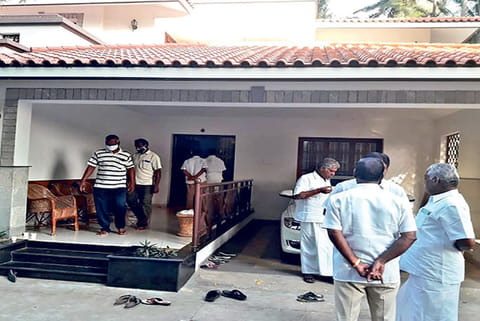 House targeted by burglars in Udumalpet on Sunday