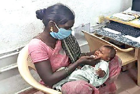 Sanjana with her mother Sandhya