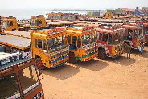 Don’t want GPS or will give vehicles to govt: Truck owners