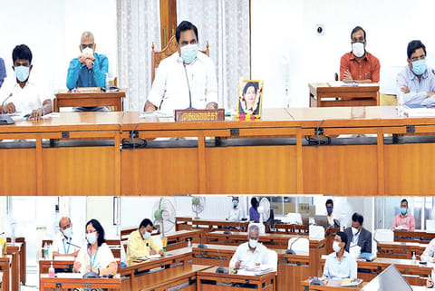 CM at the meeting with health experts and Collectors